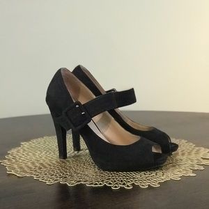 Nine West Black faux suede heels